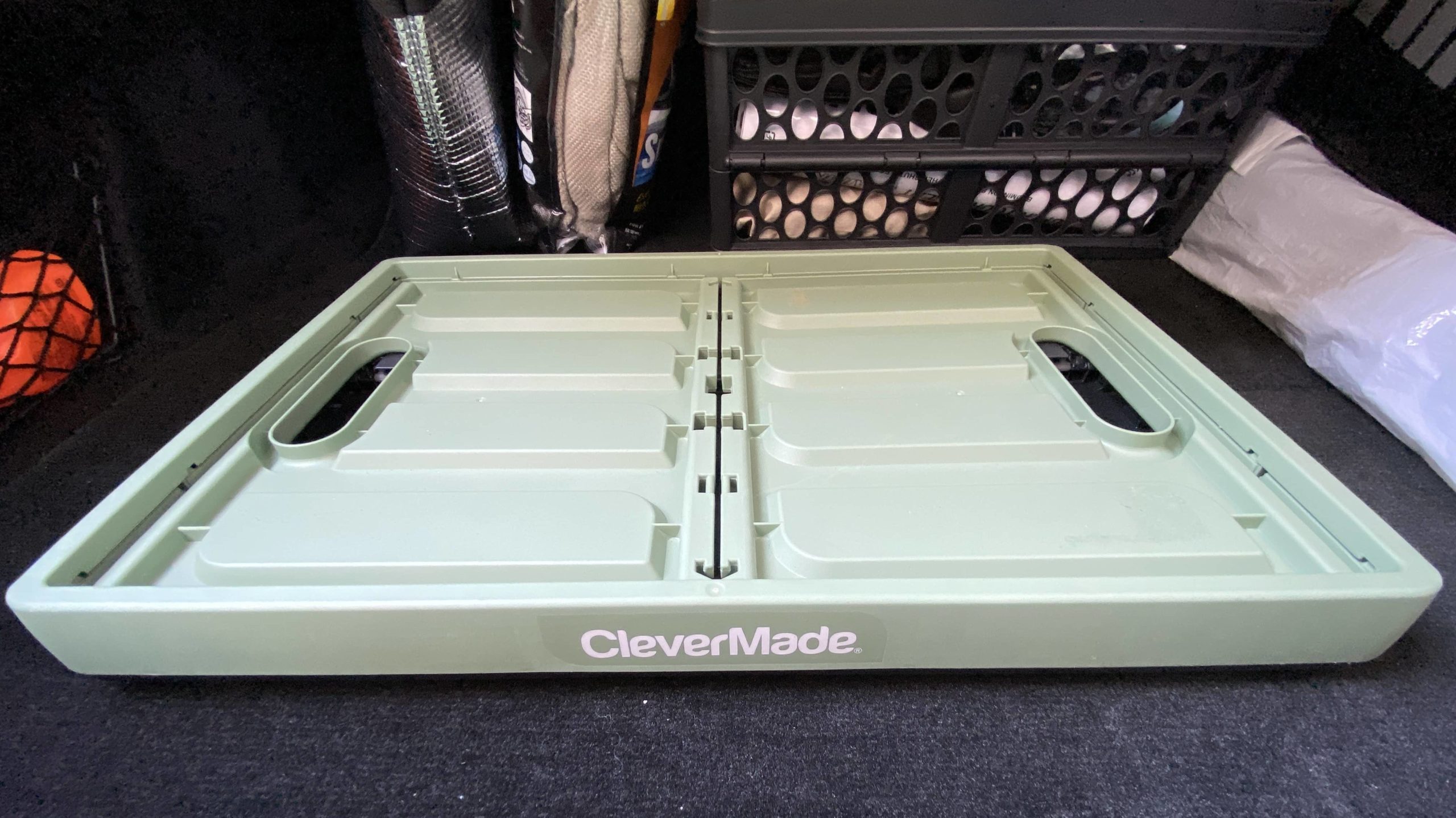 折り畳んだ時のCleverMade Clever Crates 46L
