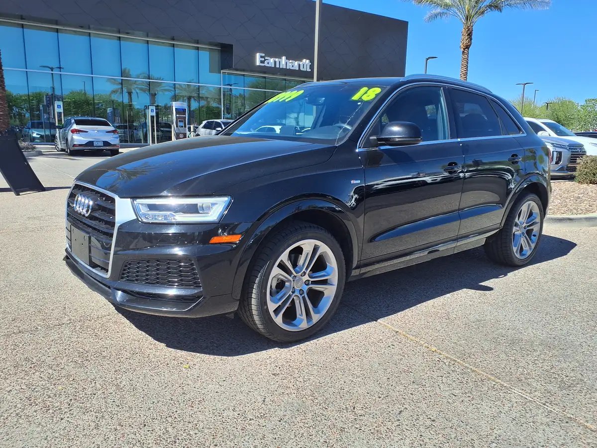 アウディ Q3 2.0T quattro の外観